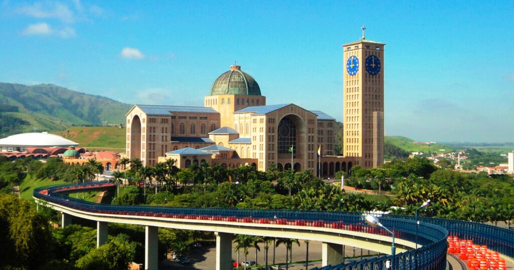 Hotéis em Aparecida do Norte: hospedagem perto da Basílica em 2026
