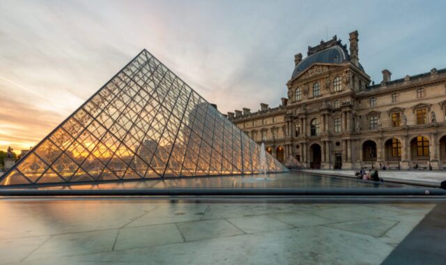 Após roubo, Louvre reabre Galeria de Apolo sem joias